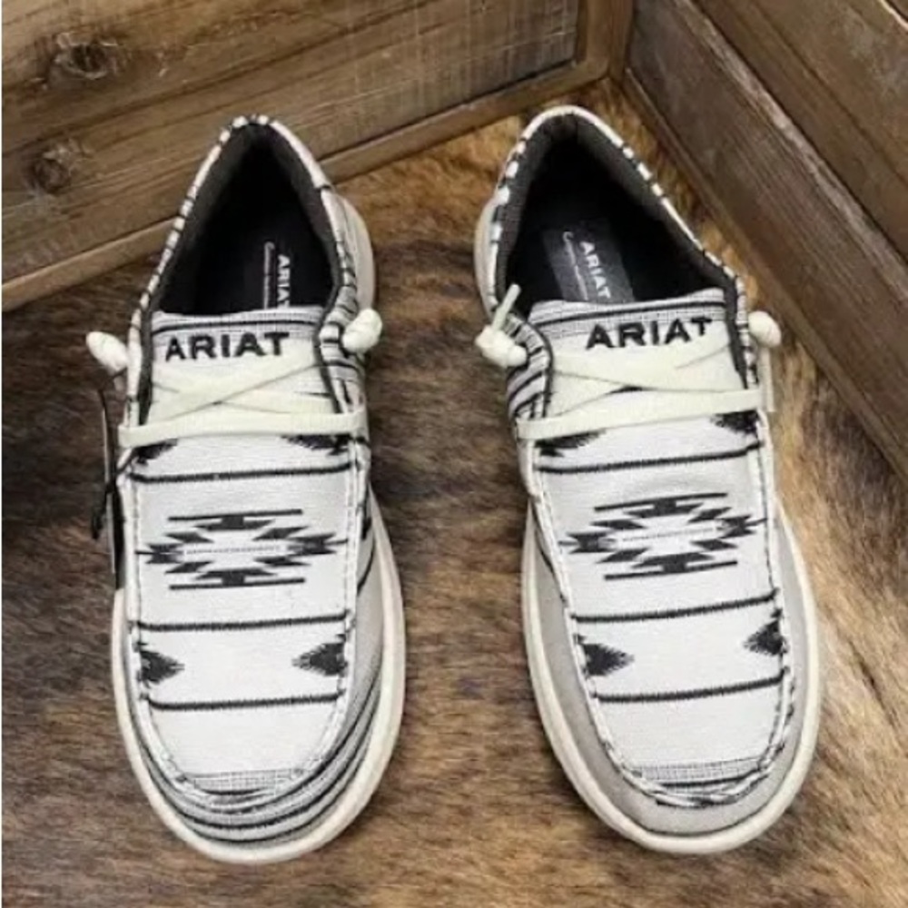 Womens Ariat Hilo Chimayo Size 8.5